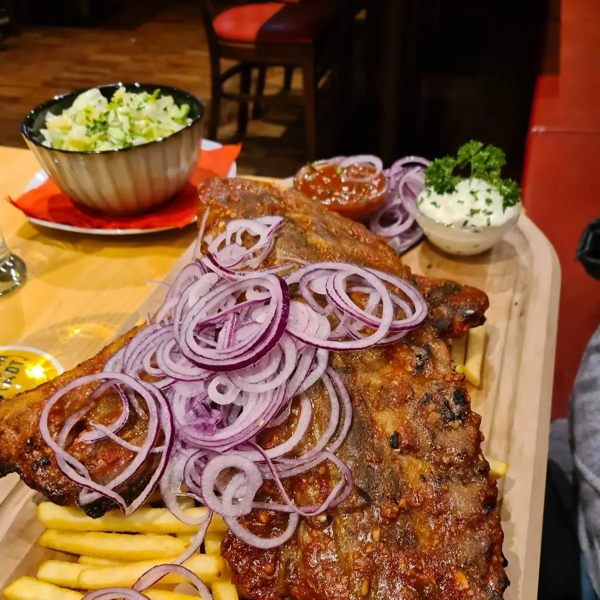 Ofenfrische Spare Ribs 1 Länge