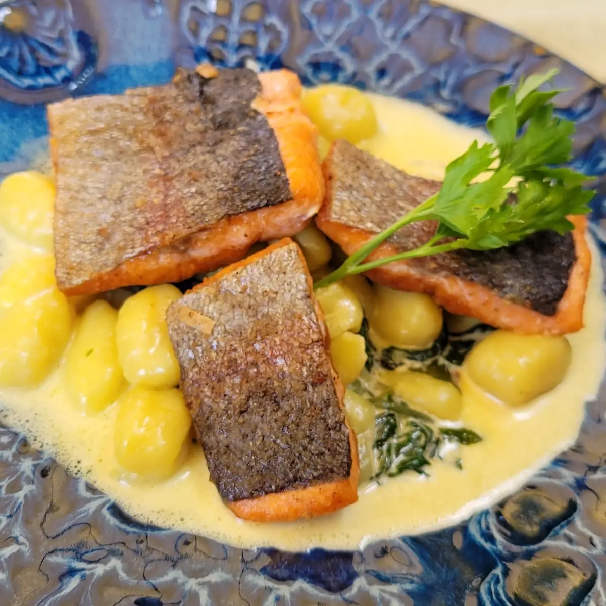 Gebratenen Lachs Mit Gnockis