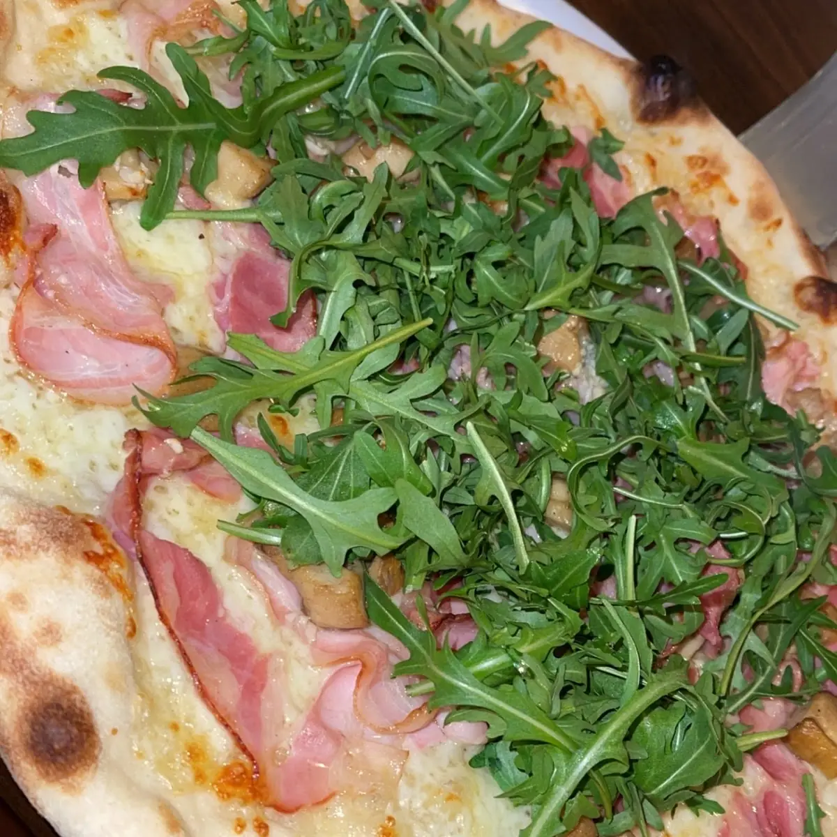 Pizza Schinken Ruccola