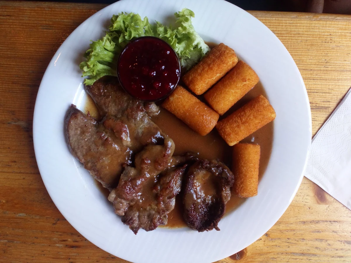 Hirsch Mit Kroketten