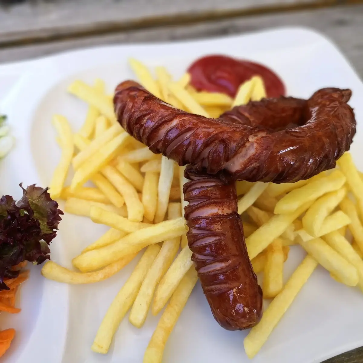 Grillwürstel Mit Pommes