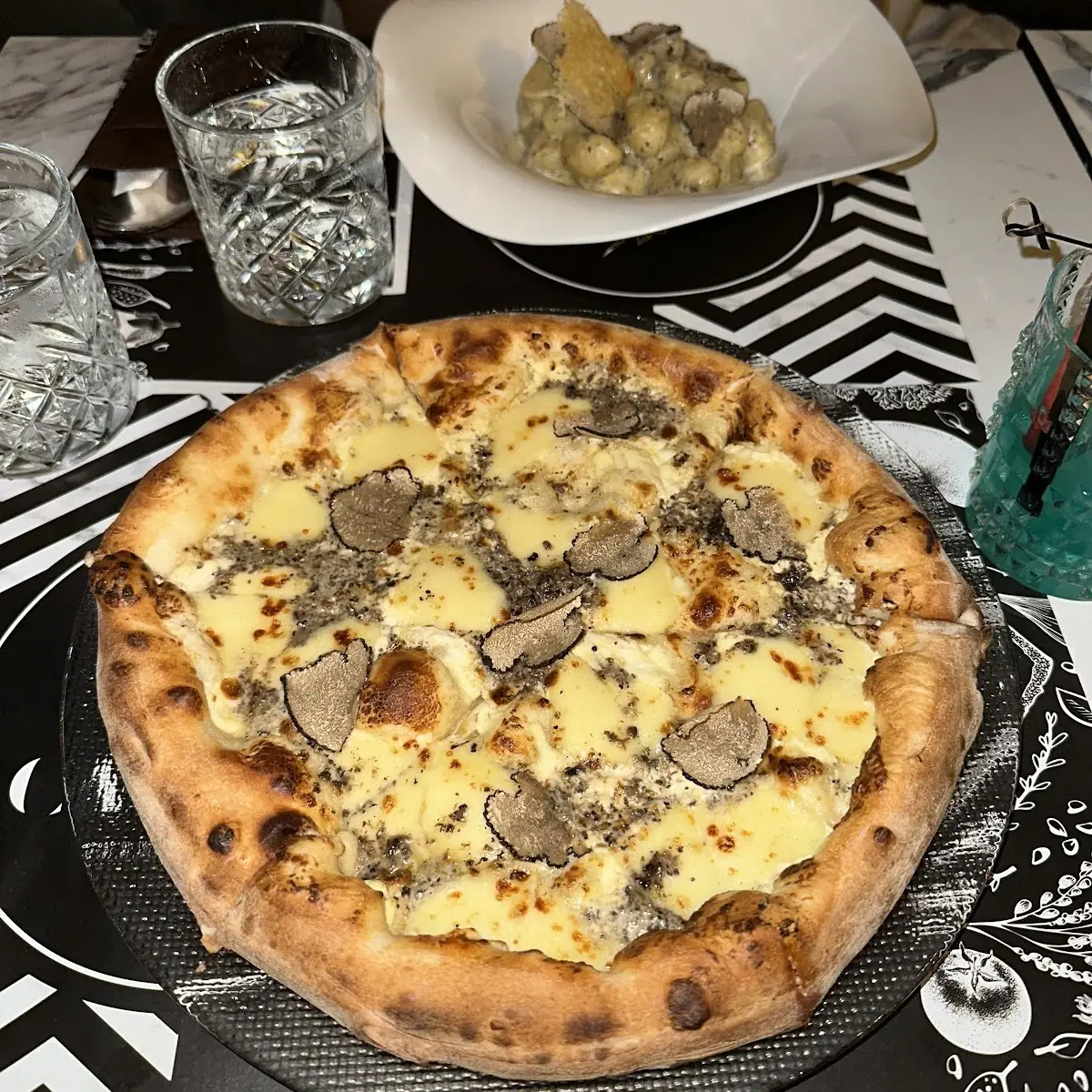 Pizza Tartufo