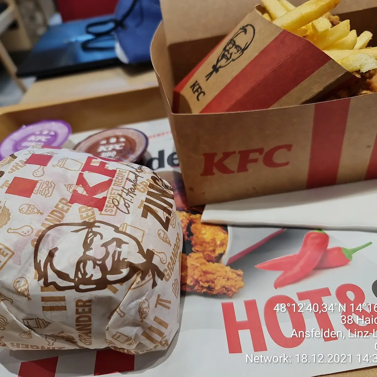 Hot Wings Pommes Und Ein Bucket Für 2