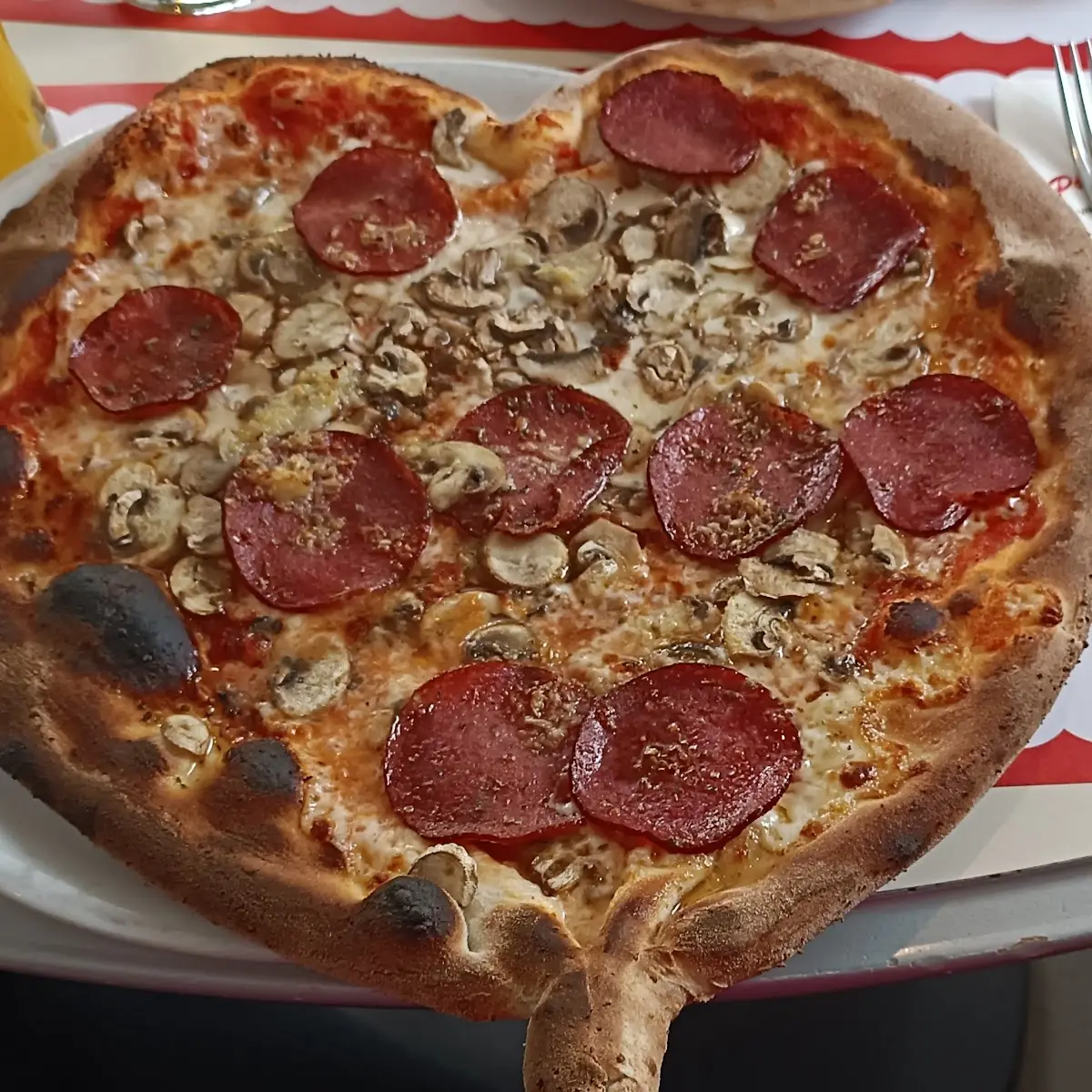 Salami Mit Pilzen & Knoblauch