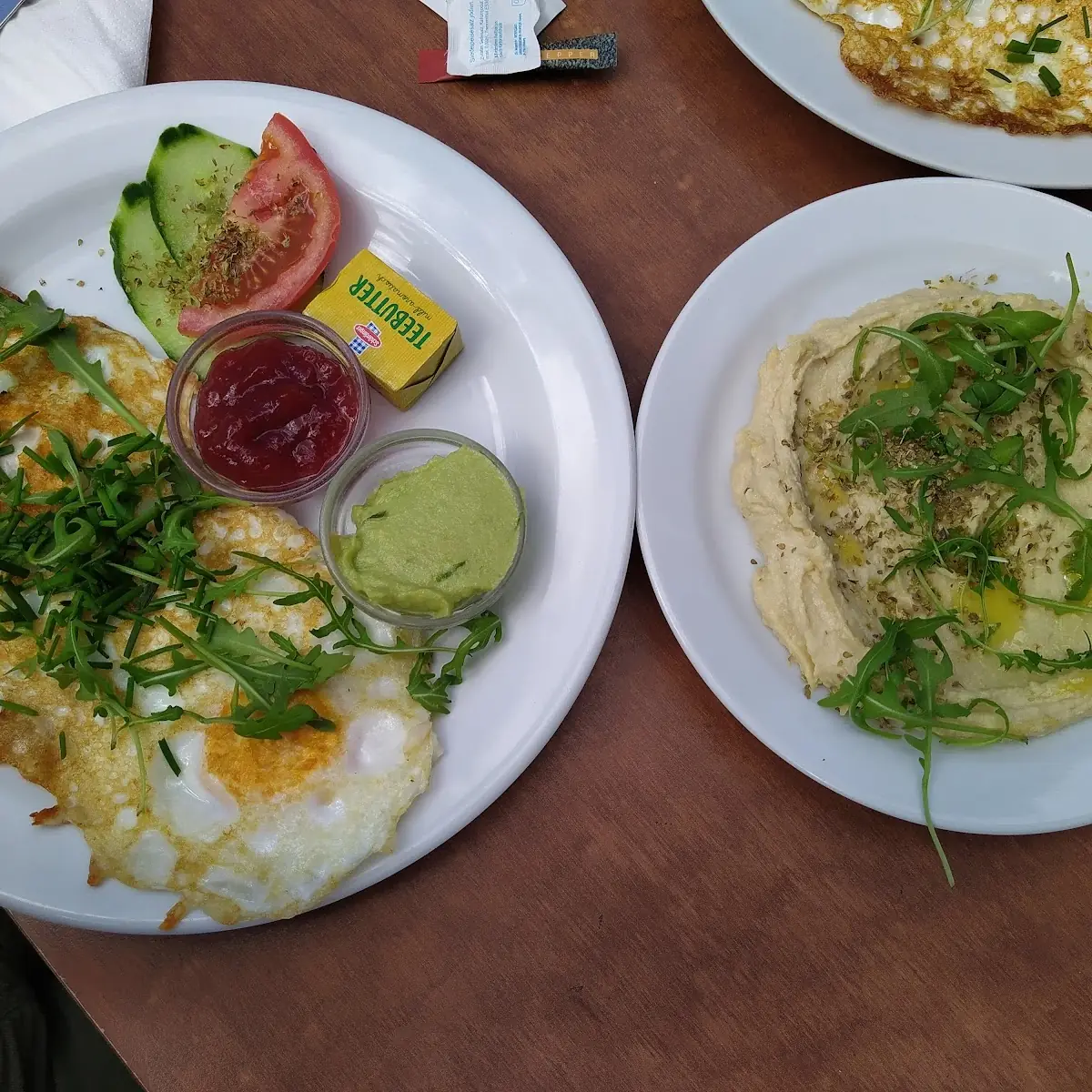 Halloumi Frühstück Und Große Portion Hummus