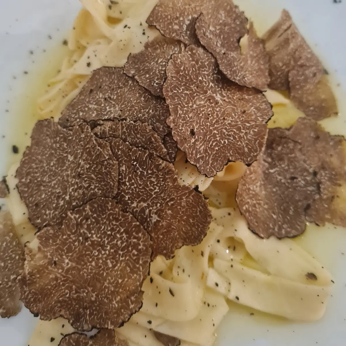 Hausgemachte Nudeln Mit Trüffel