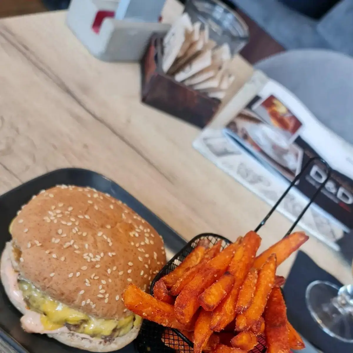 Scottland Cheeseburger
