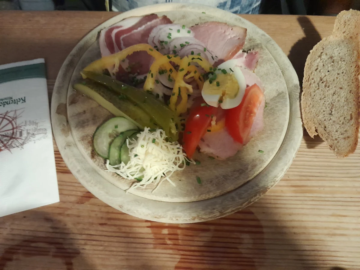 Käseplatte Surfleischplatte Schmankerlplatte