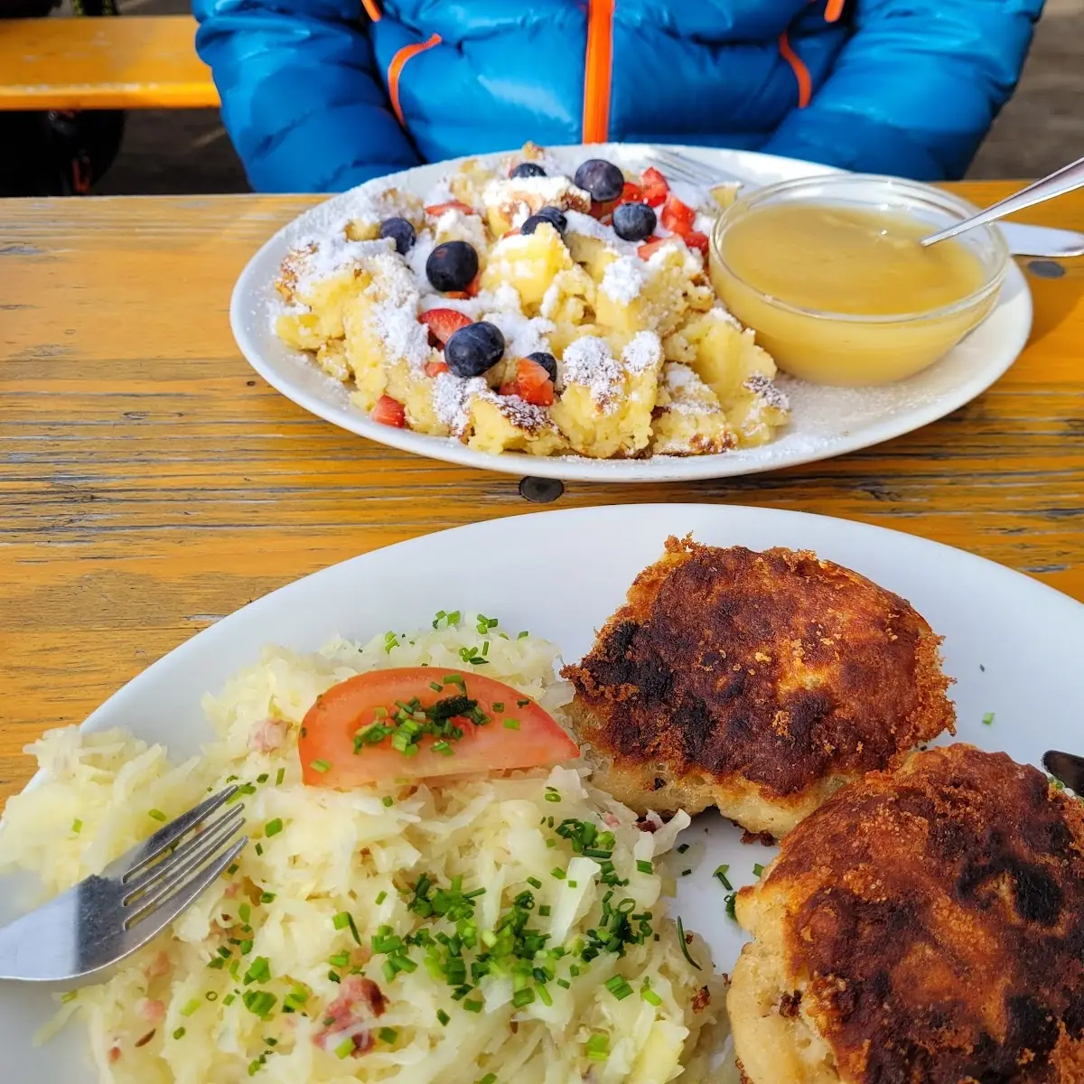 Kaspressknödl Mit Krautsalat