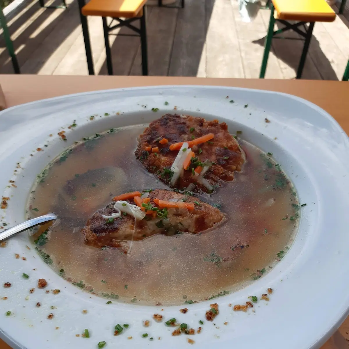 Rinderbrühe Mit Kaaspressknödel