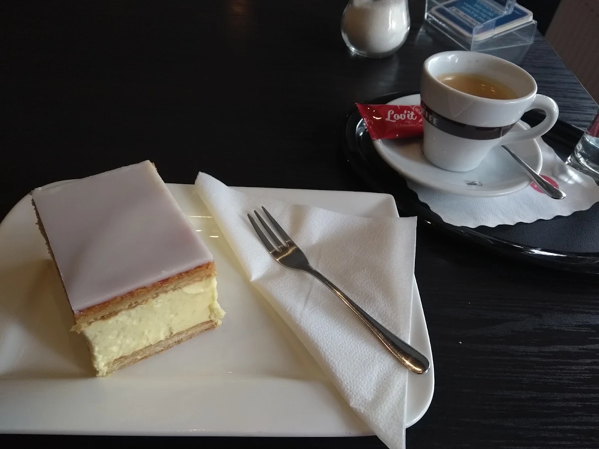 Cremetorte & Kaffee