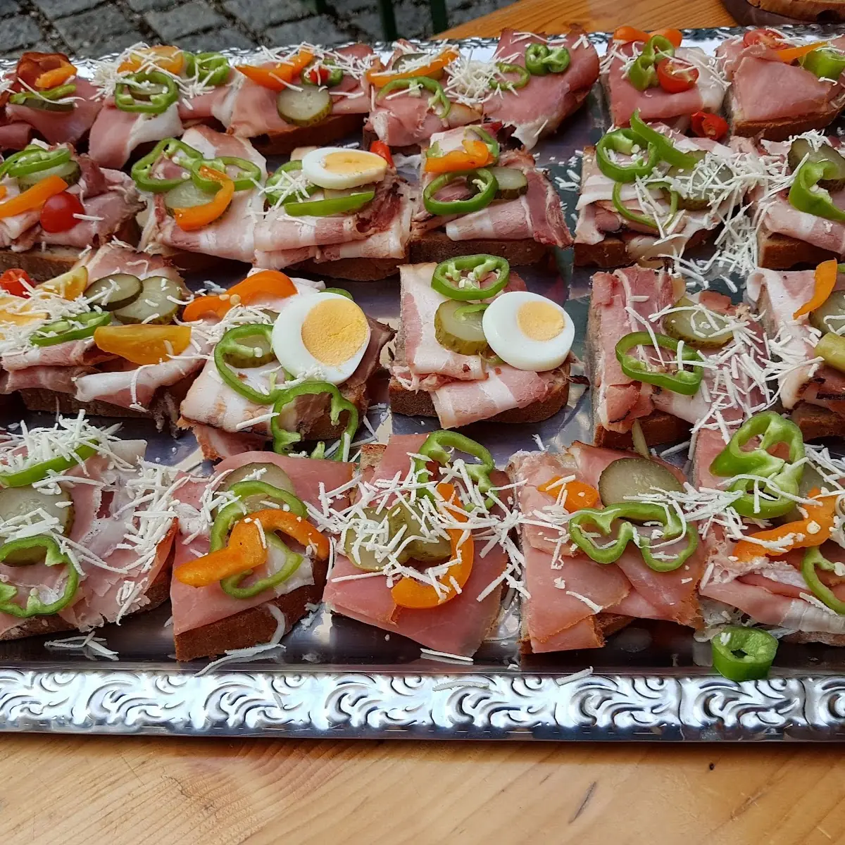 Fleisch- Und Speckbrote
