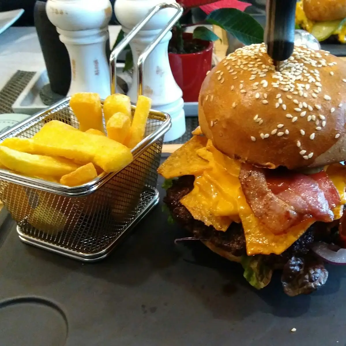 Surfers Burger