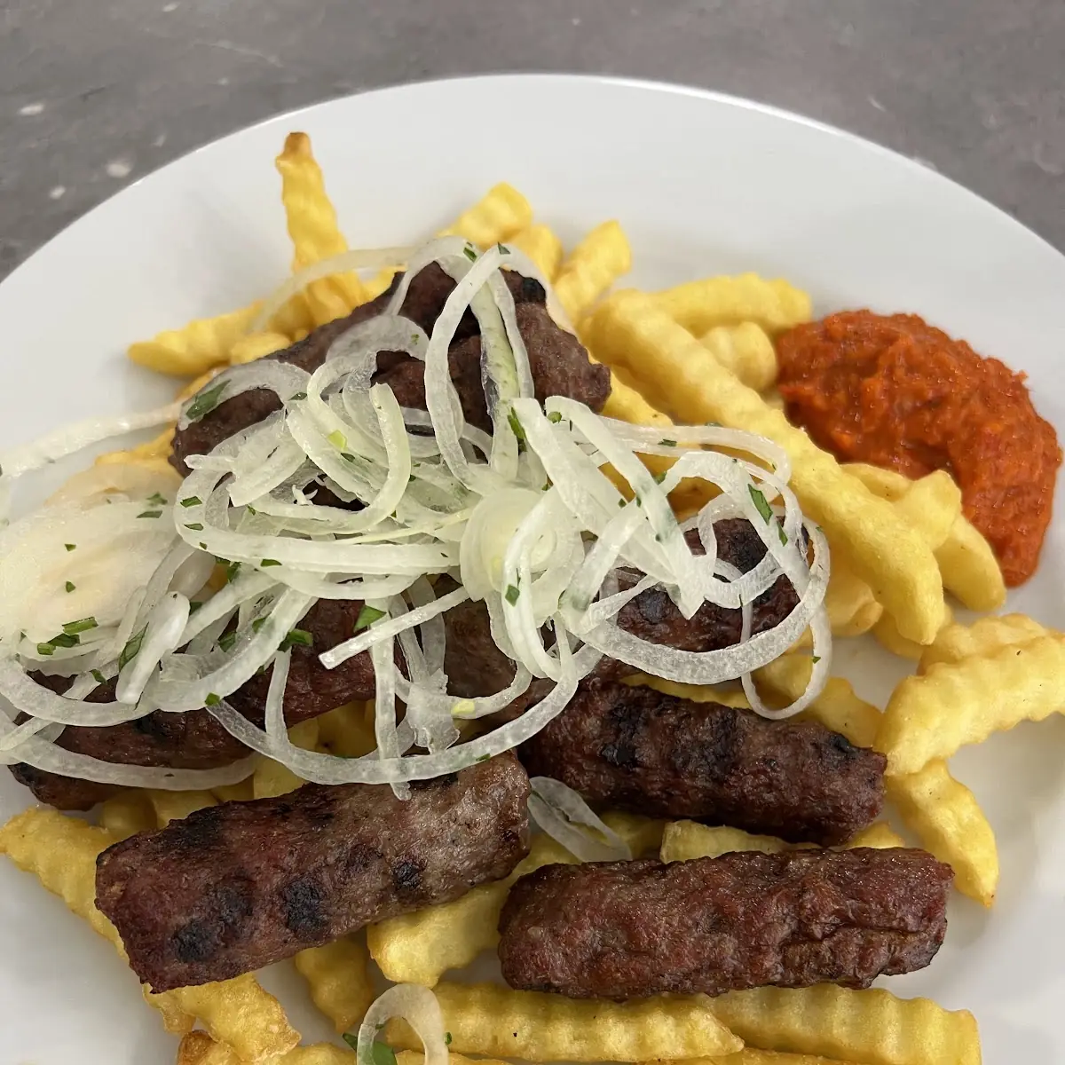 Cevapcici Mit Pommes
