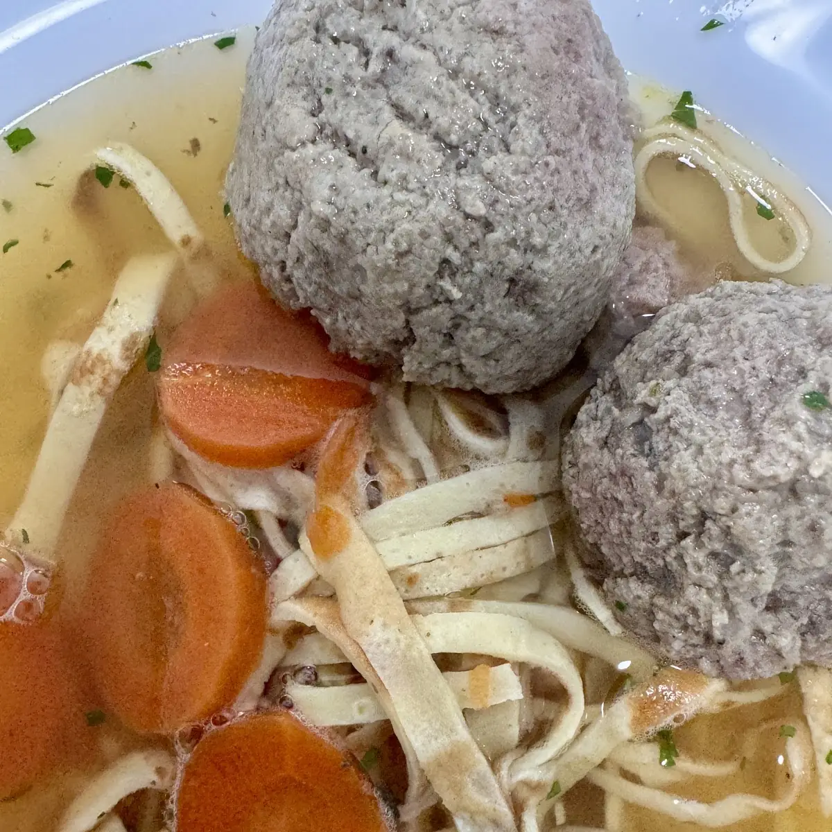 Leberknödelsuppe