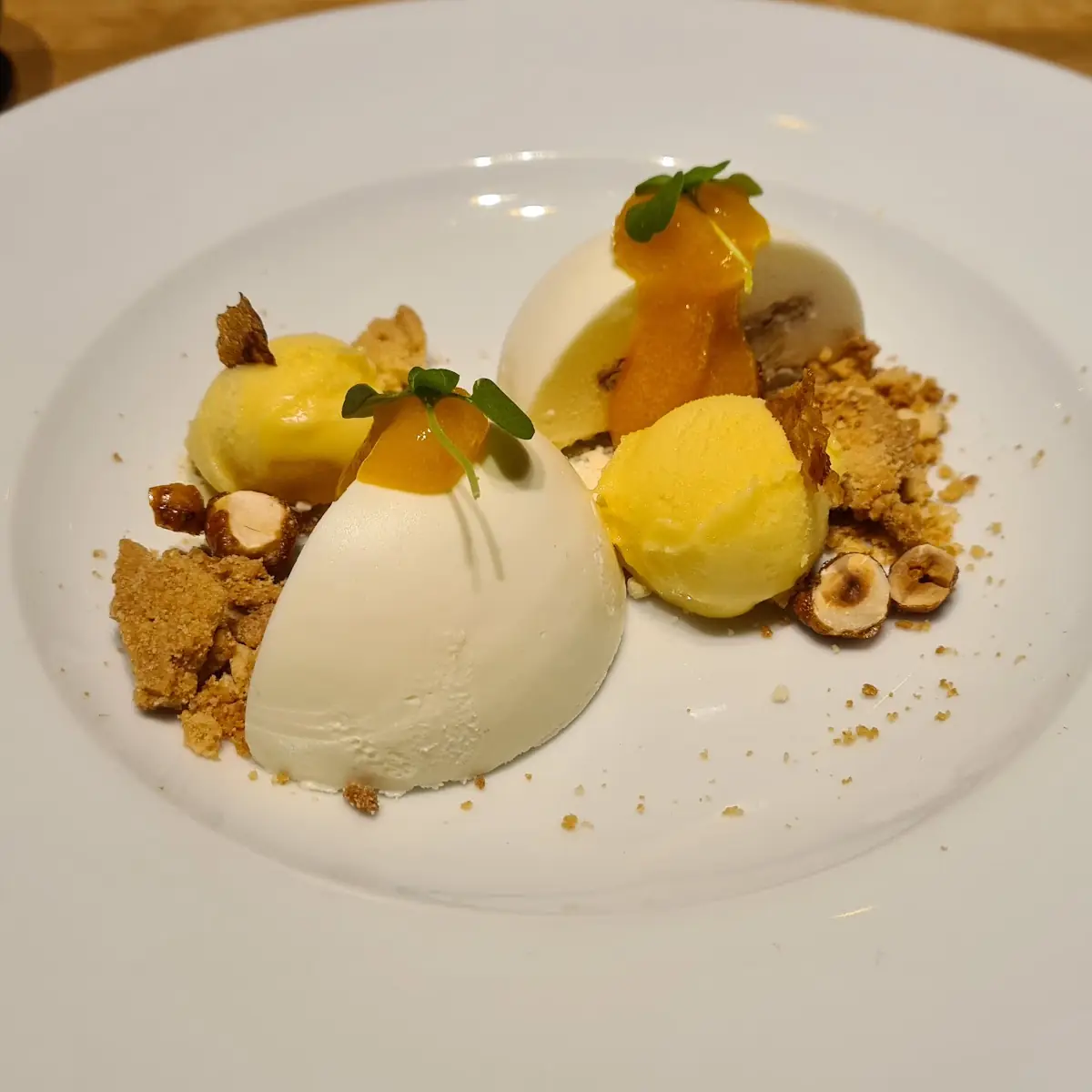Whitechocolat Cake