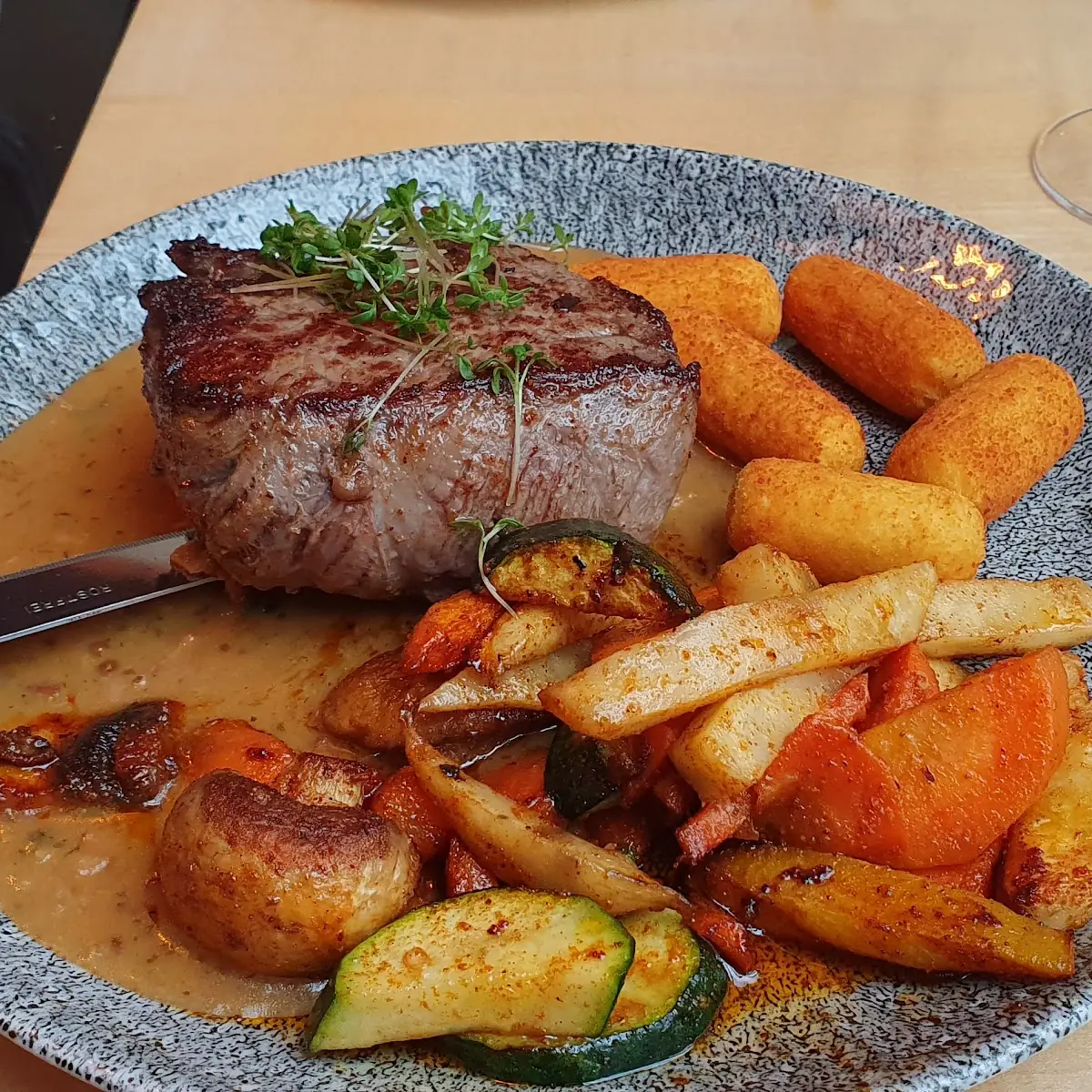 Rindersteak Mit Pfeffersauce