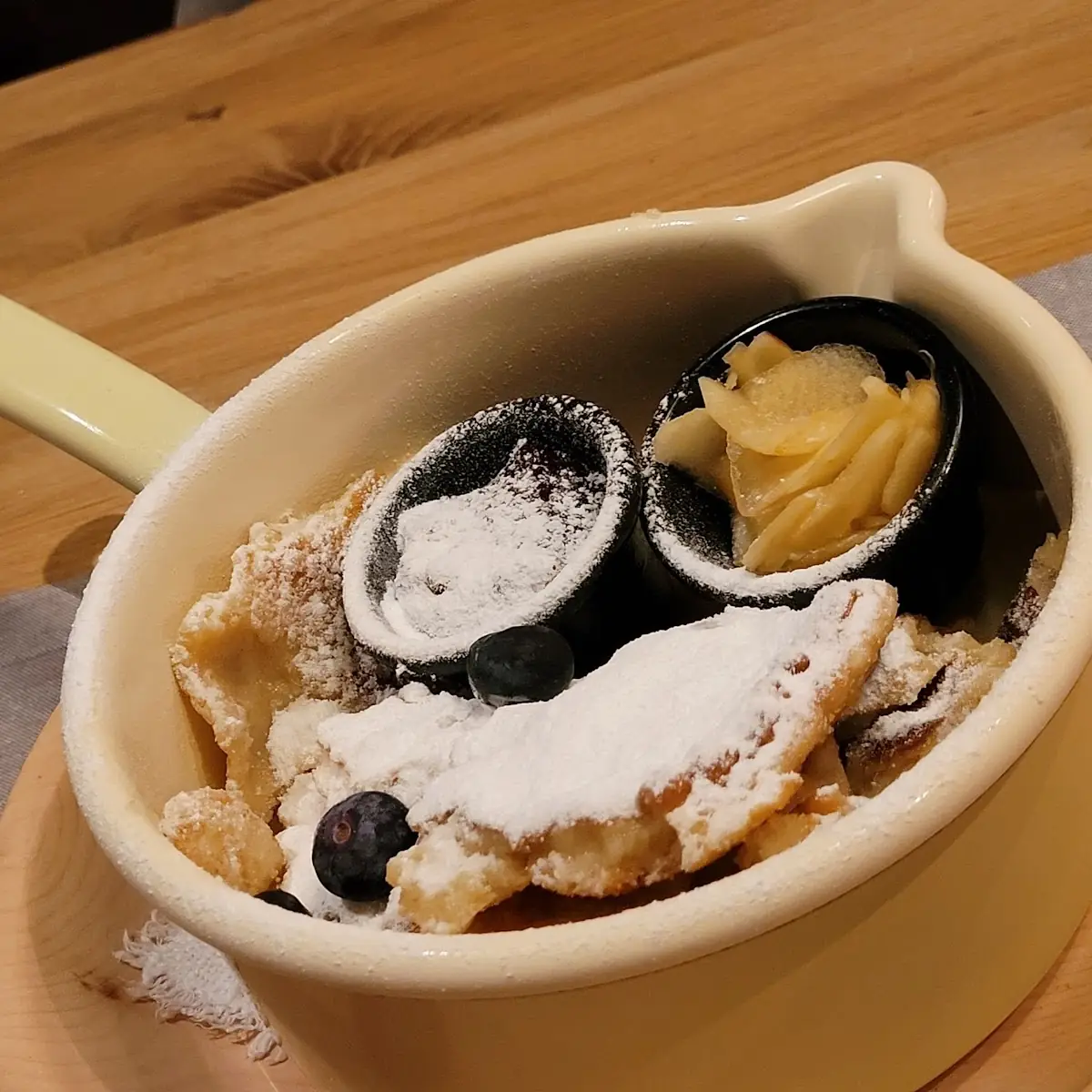 Kaiserschmarren Apfelkompott Preiselbeere