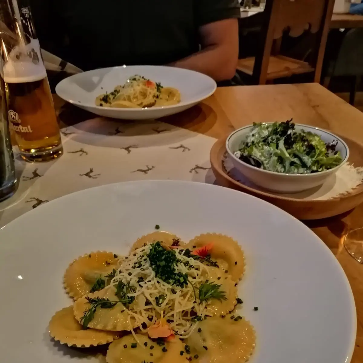 Schlutzkrapfen Spinat & Frischkäsefüllung Braune Butter Bergkäse