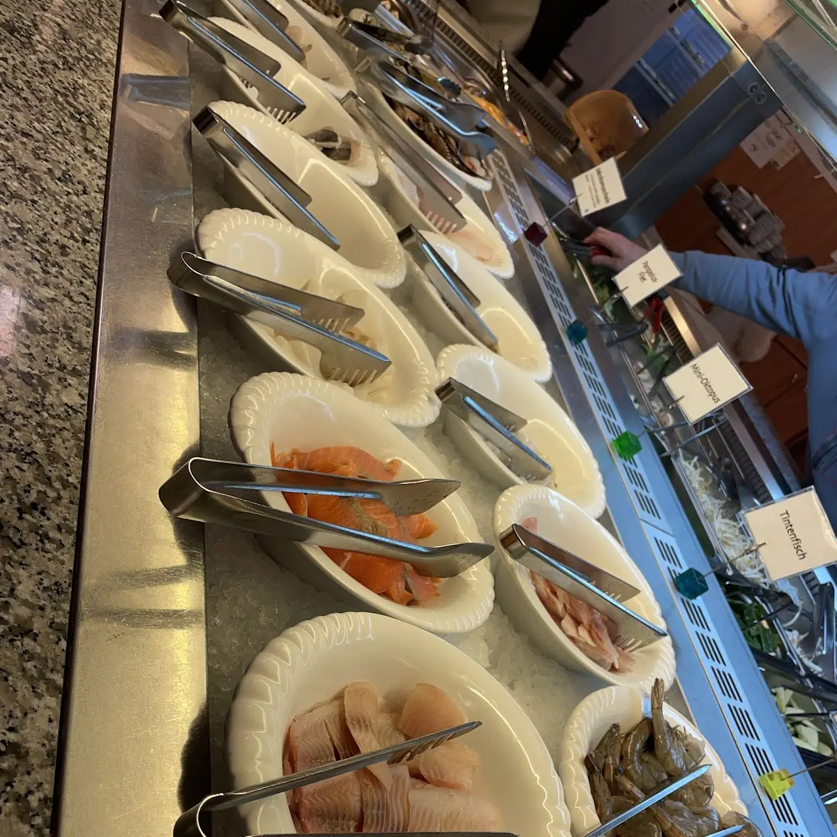 Modernes Teppanyaki Buffet An Sonntag Feiertagen