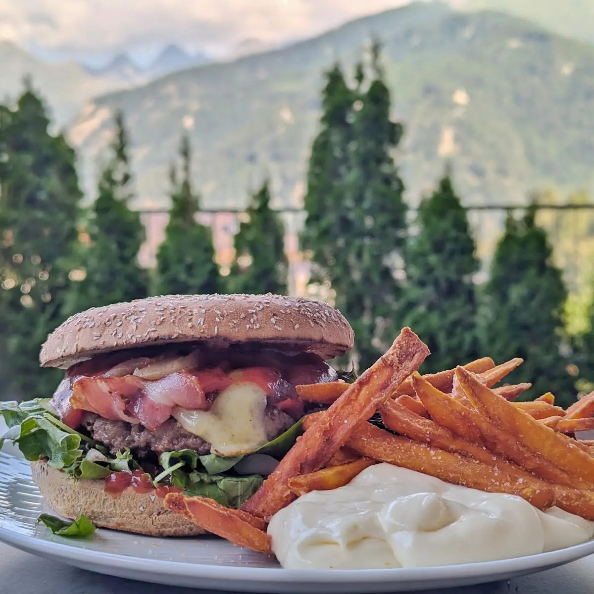Bauernburger Mit Süßkartoffelpommes