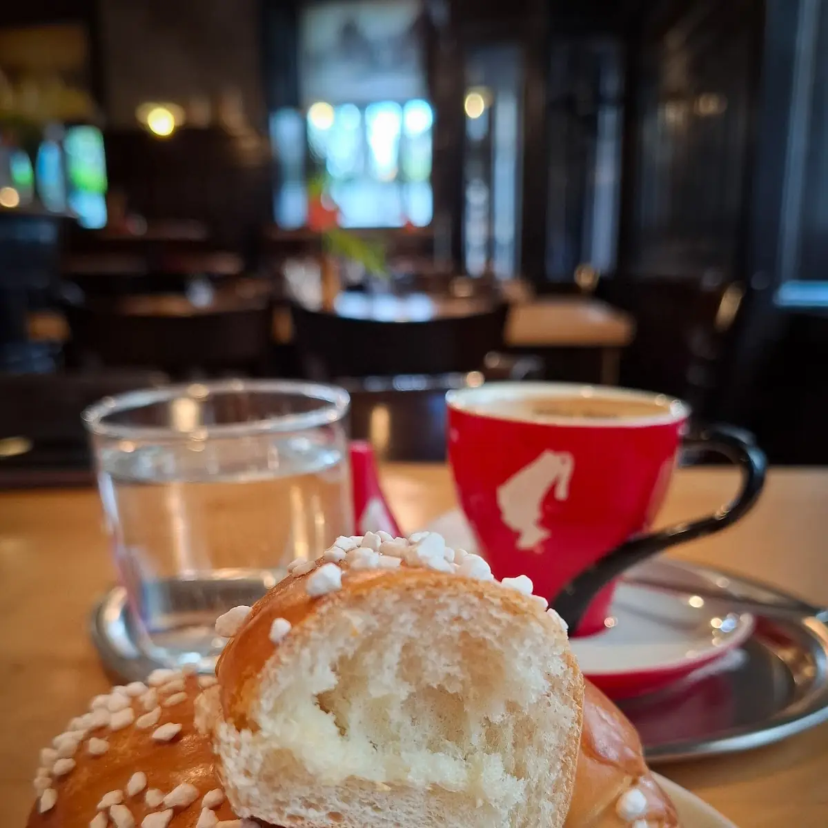 Kipferl Zum Schönen Kaffee Vom Freundlichen Barista Stefan