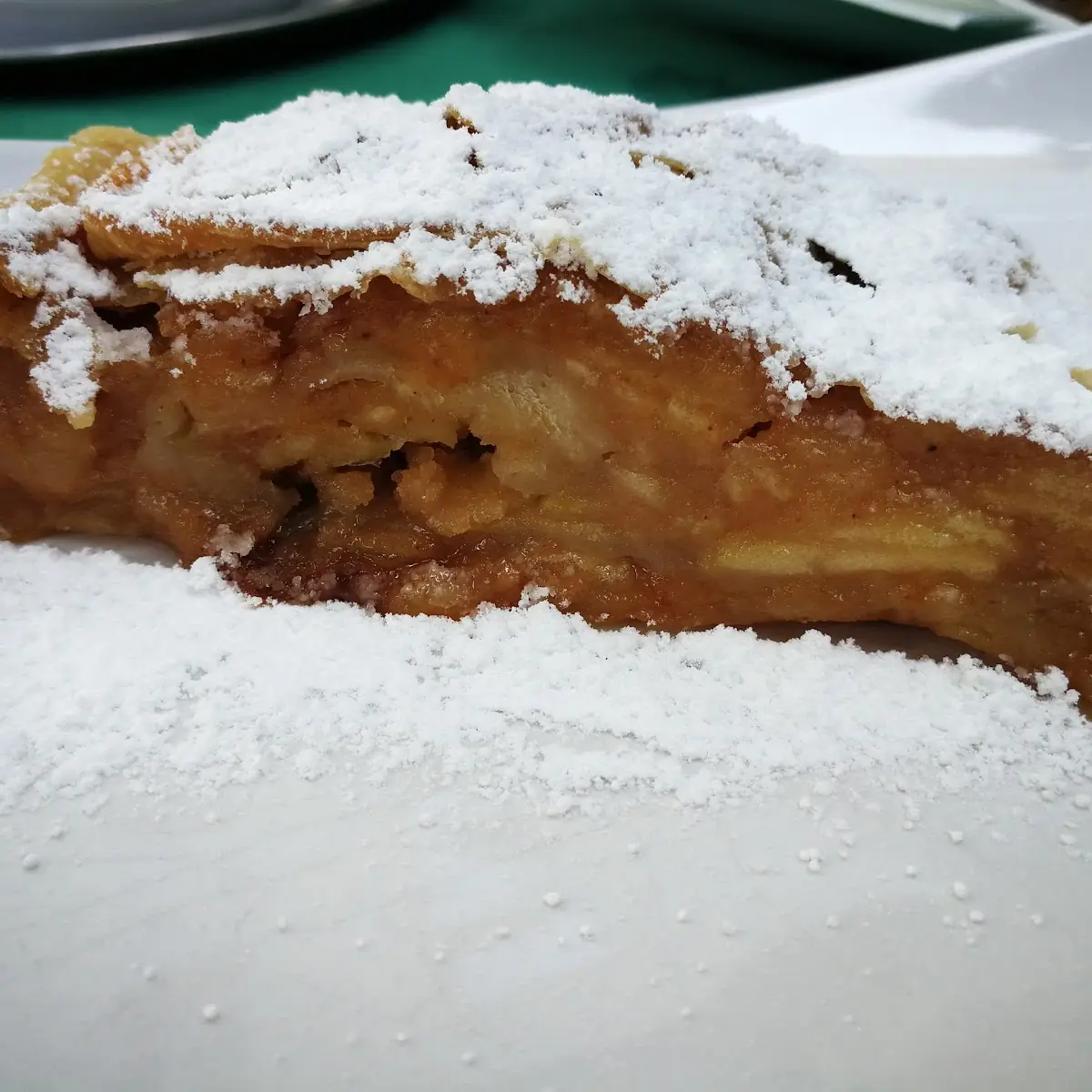 Warmer Apfelstrudel