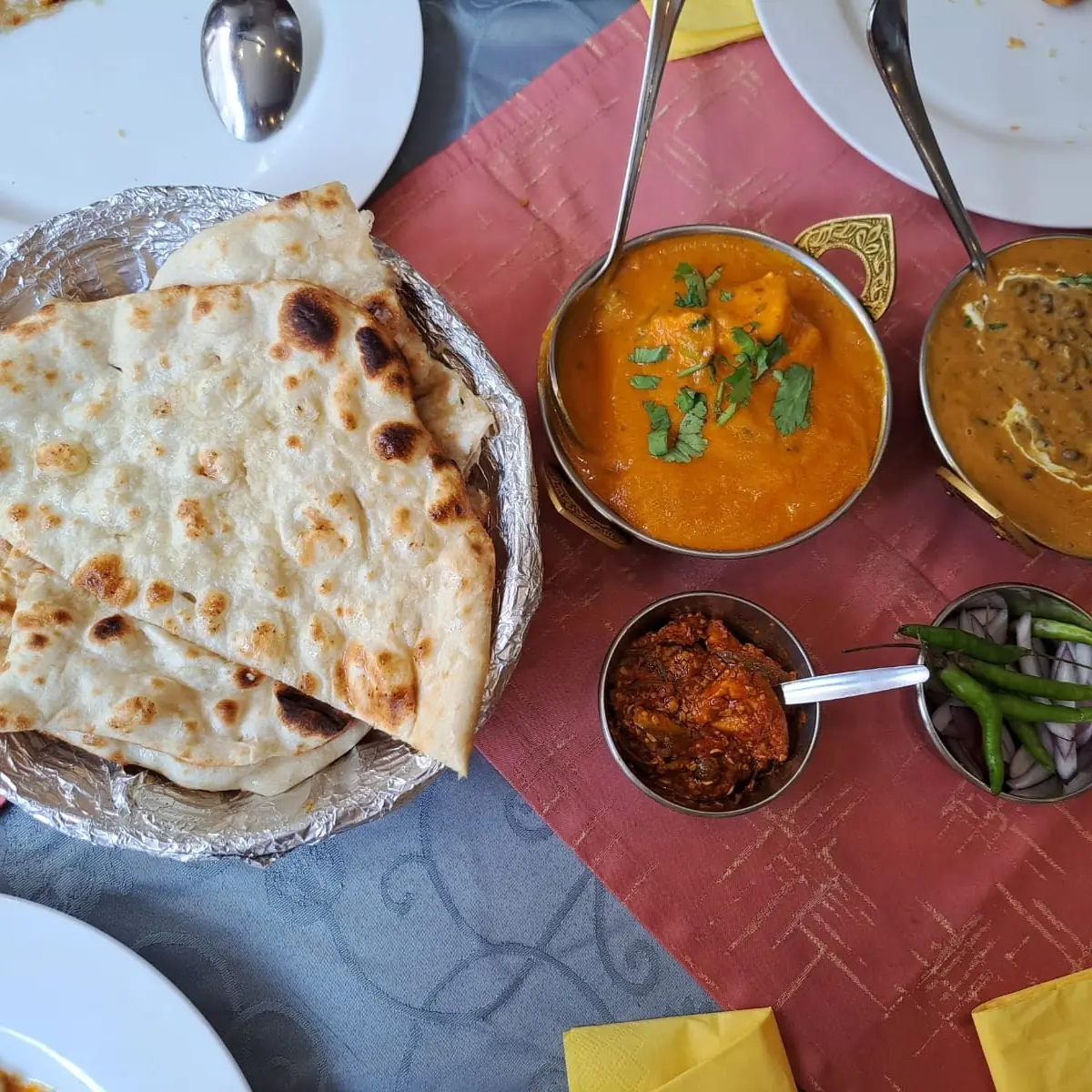 Shahi Paneer Dal Makhani Garlic Naan