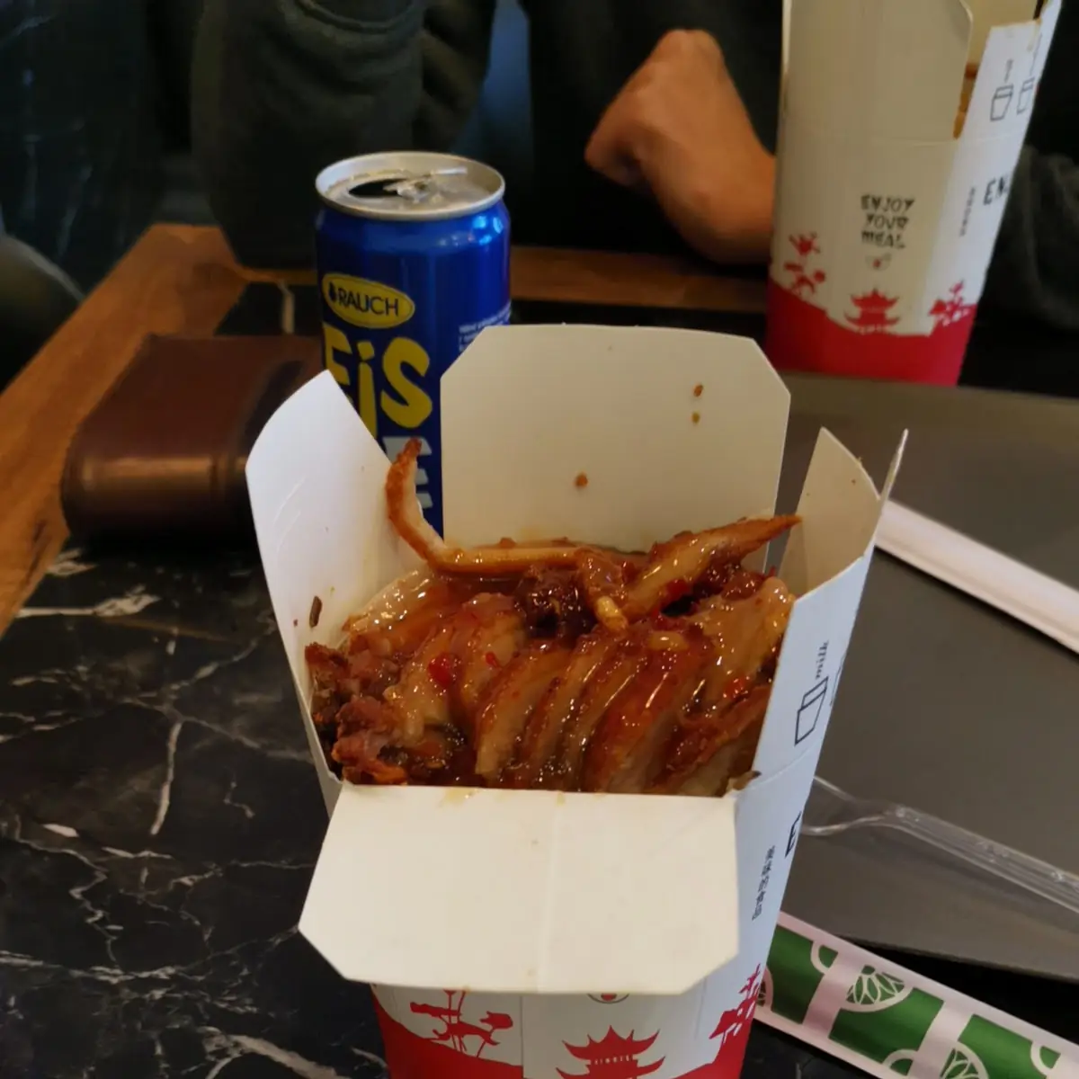 Asia Box mit knuspriger Ente