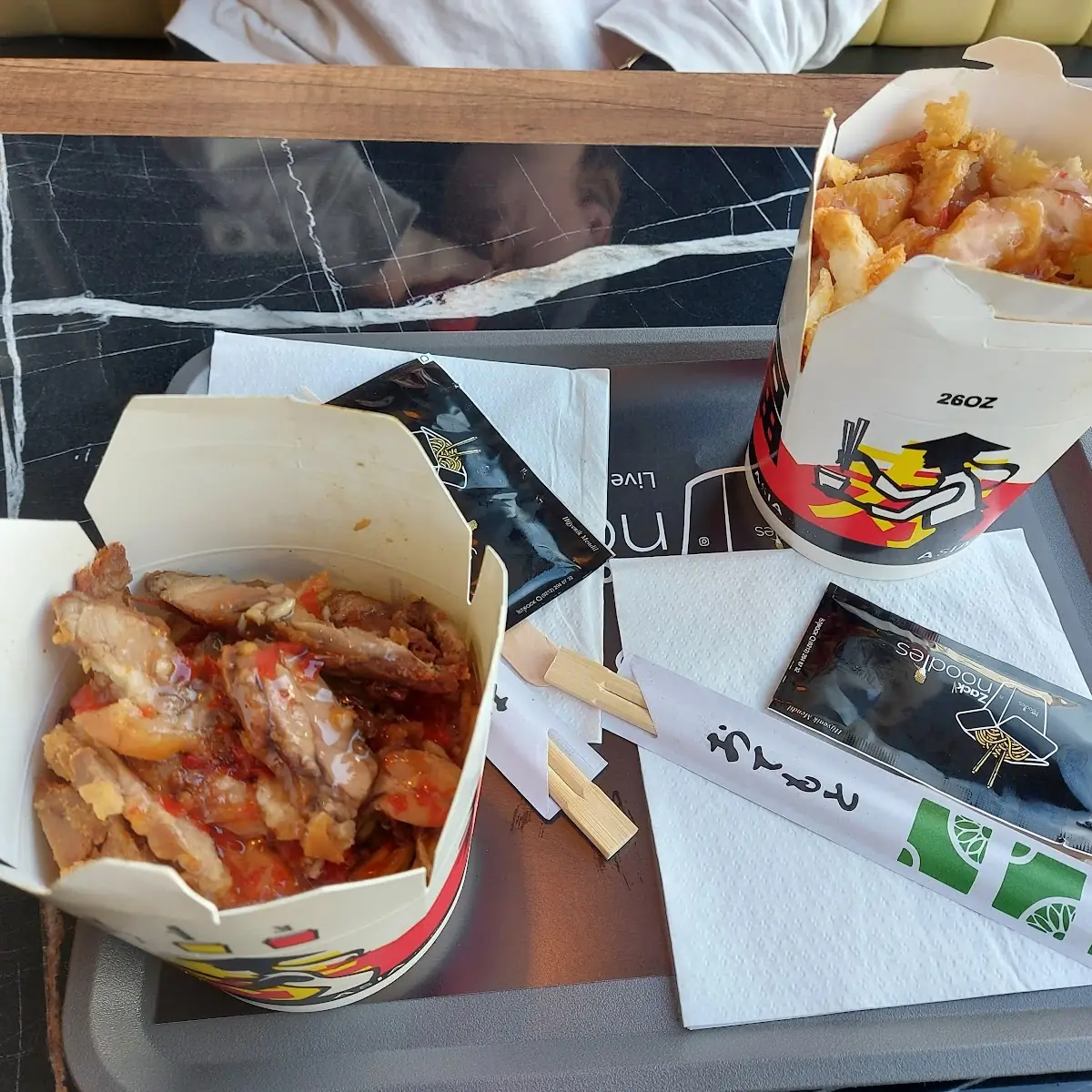 Nudeln 1x M Knuspr Huhn 1x M Knuspr Ente