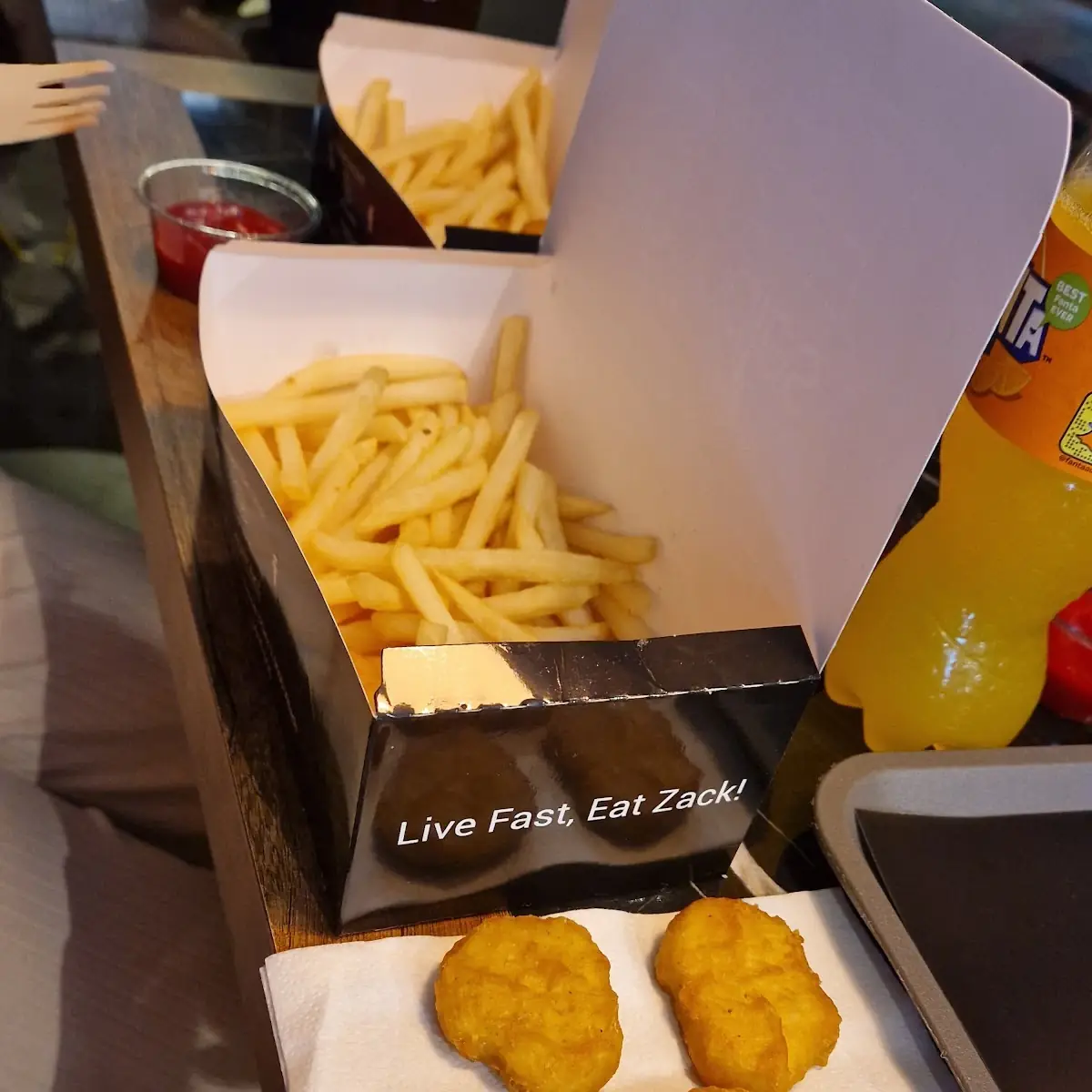 Nuggetts Mit Pommes