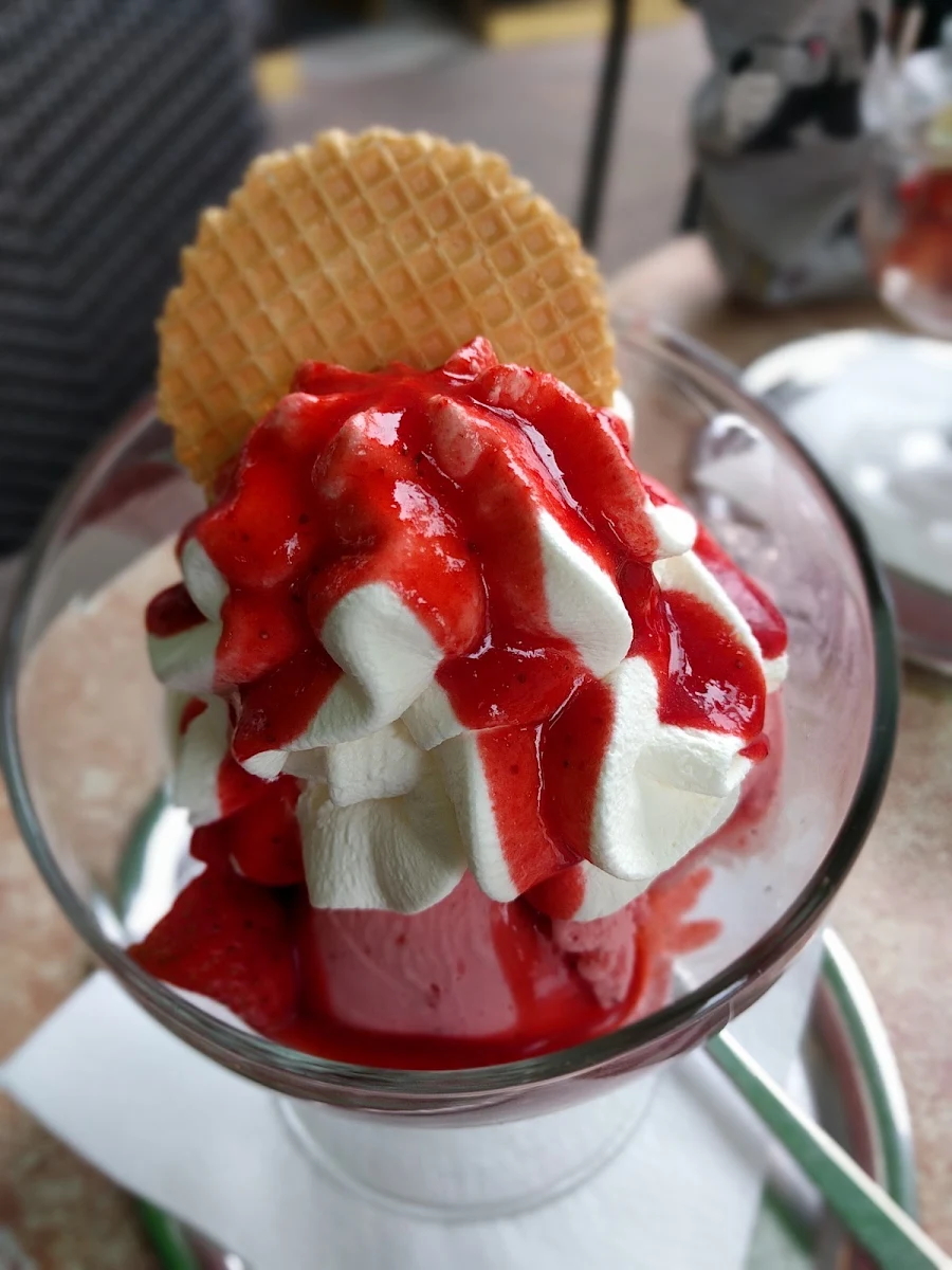 Eine Heiße Liebe Ein Rum Cocos Eis Ein Joghurt Eisbecher Das 4 Weiß Ich Leider Nicht Mehr