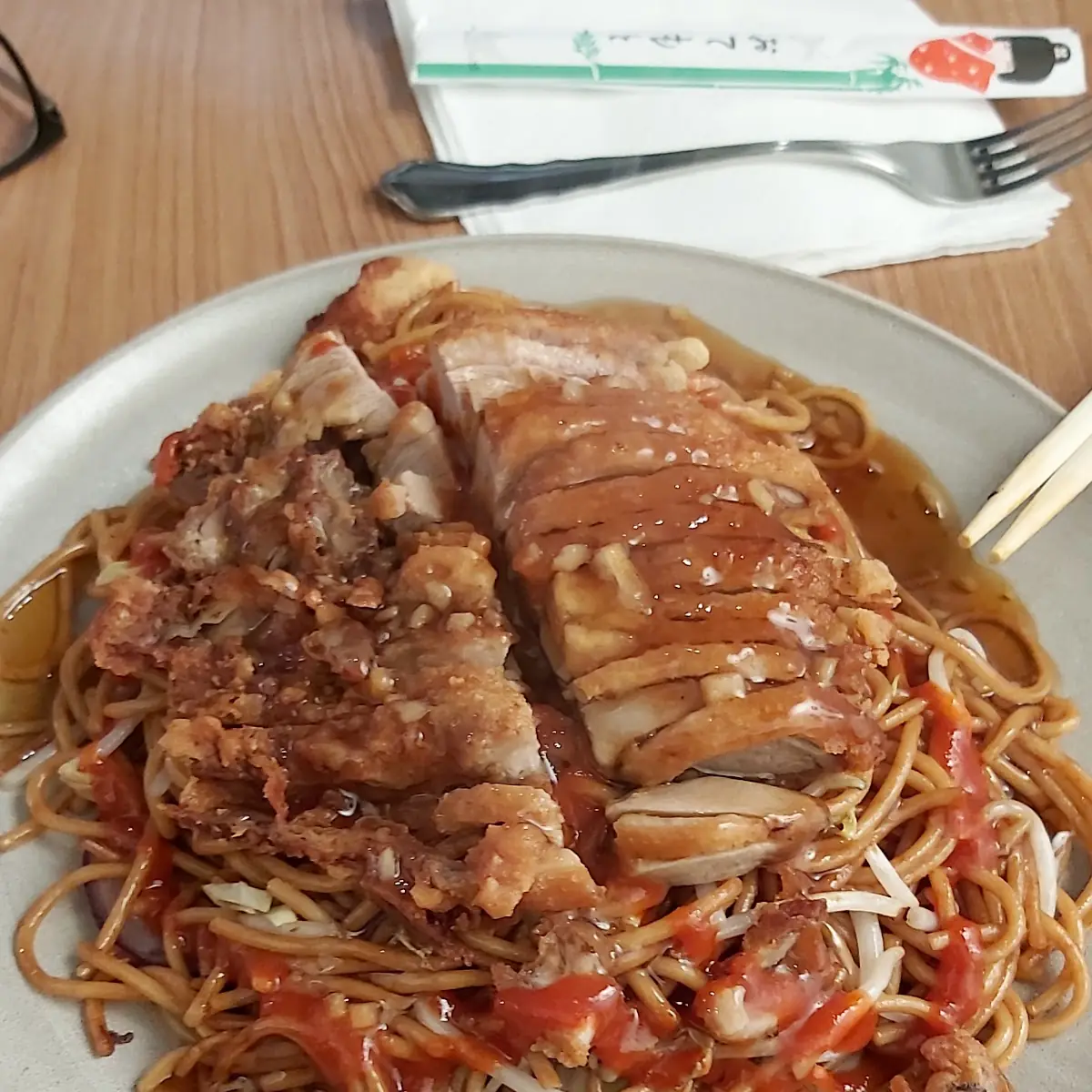 Ente Mit Nudeln Und Teriqki Sous