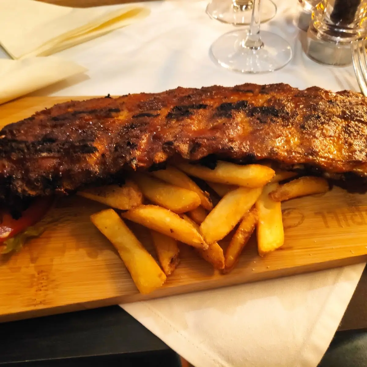 Costilla de Cerdo Con Salsa BBQ