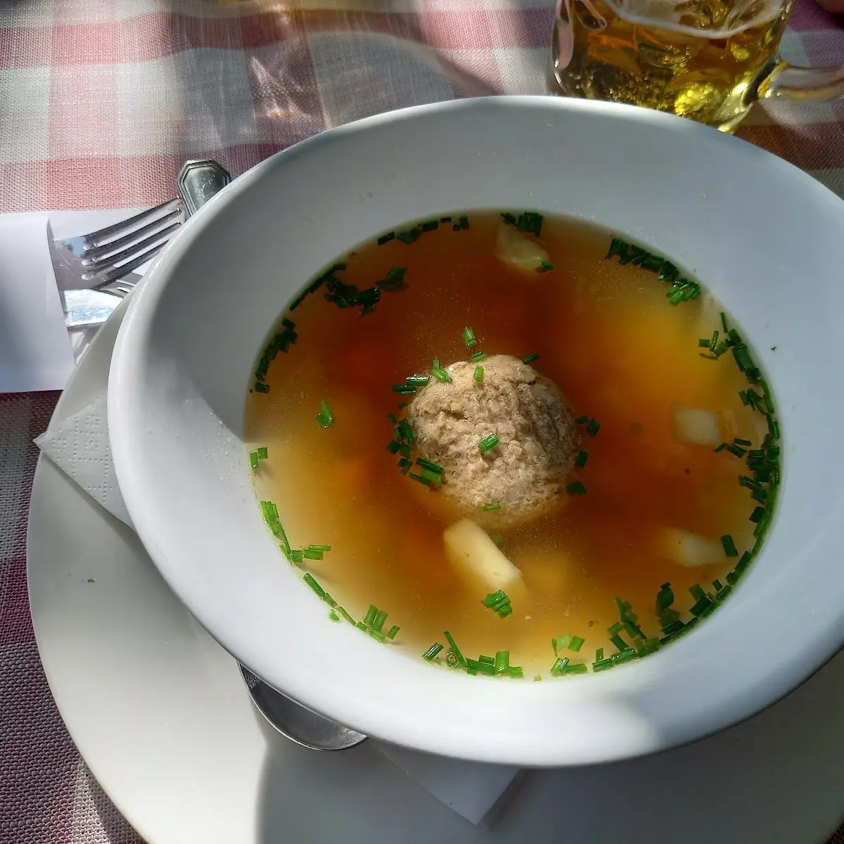 Leberknödelsuppe