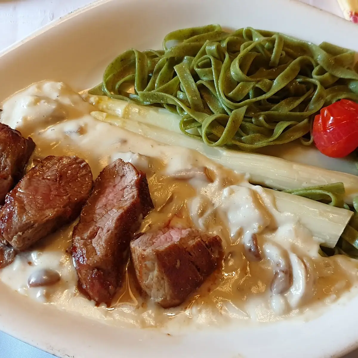 Schweinsmedaillions Mit Spargel