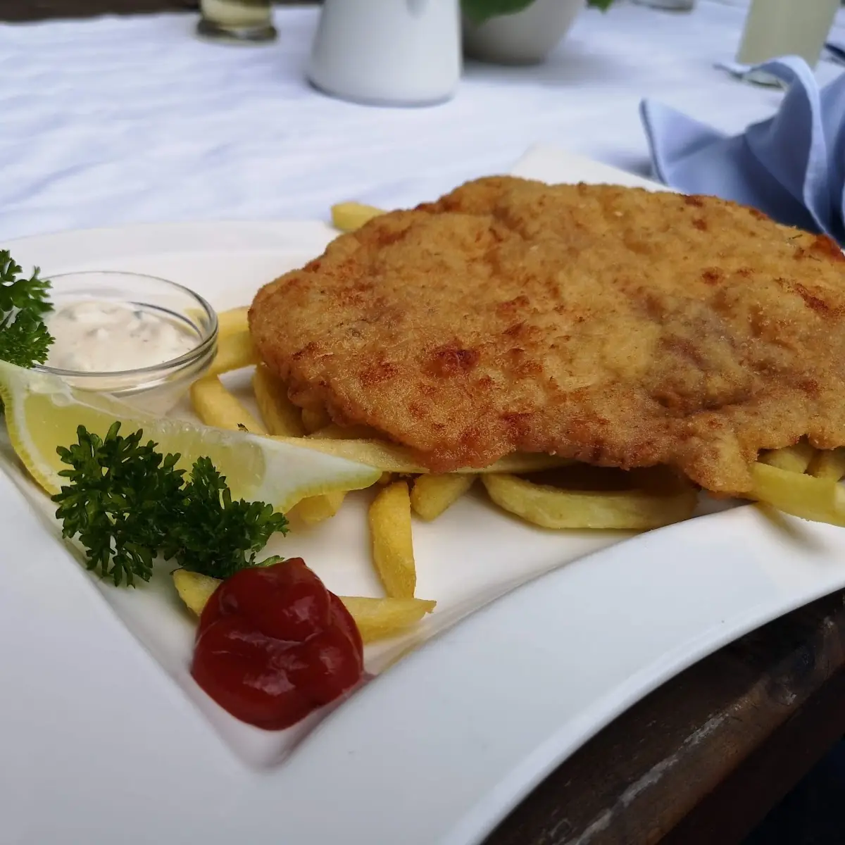 Wiener Schnitzel Mit Pommes Frites