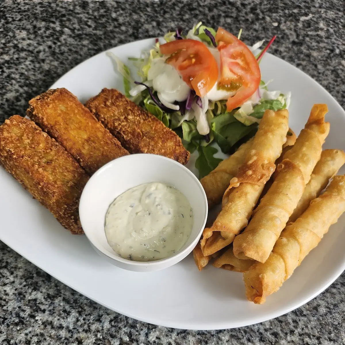 Gefüllte Kartoffeltaschen Und Hausgemachte Stangenbörek