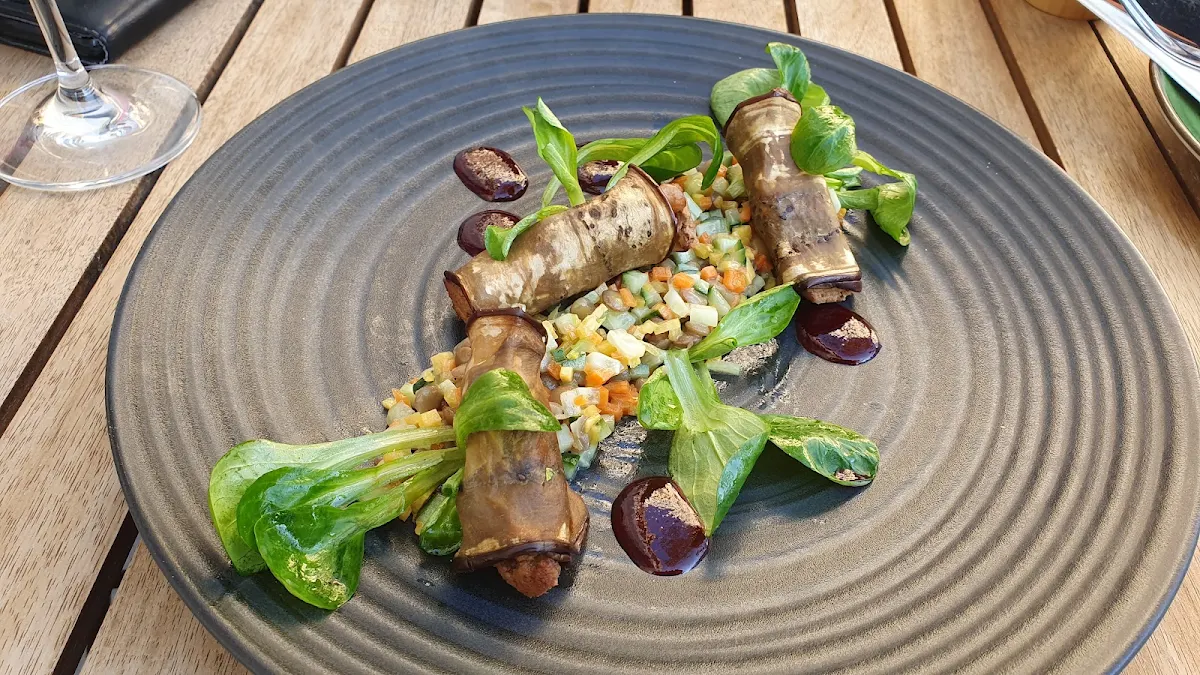 Melanzani Röllchen Auf Linsensalat