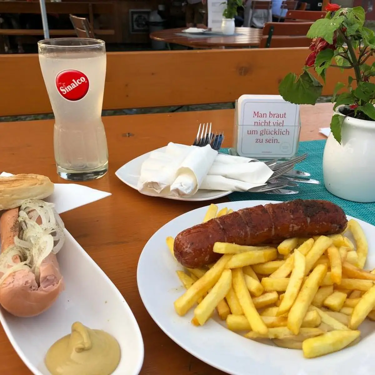 Geschnittene Bäuerin Und Currywurst