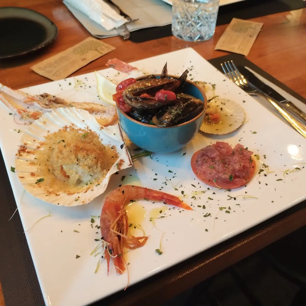 Antipasto Caldo E Freddo Di Pesce