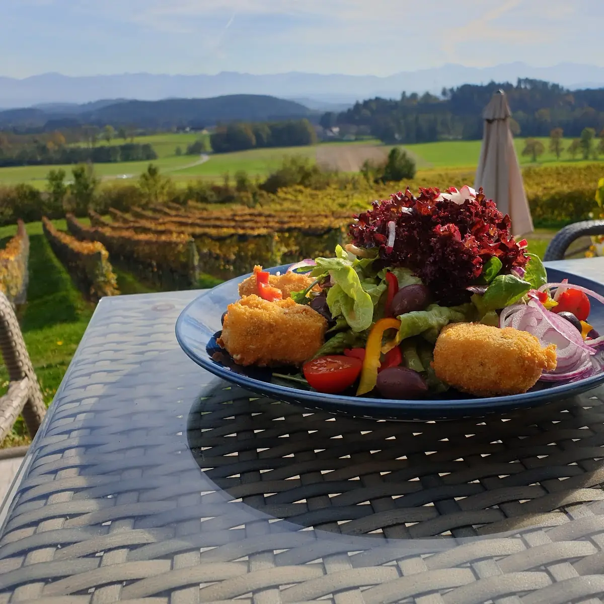 Gebackener Schafkäse Auf Salat
