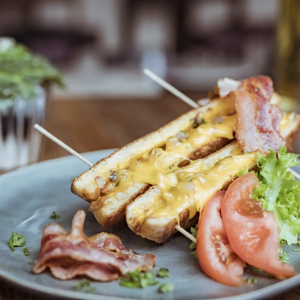 French Toast Mit Speck Und Cheddar