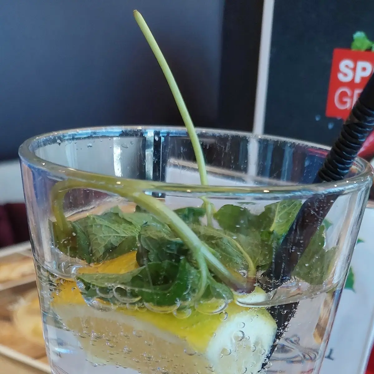 Gespritzter Hollersaft