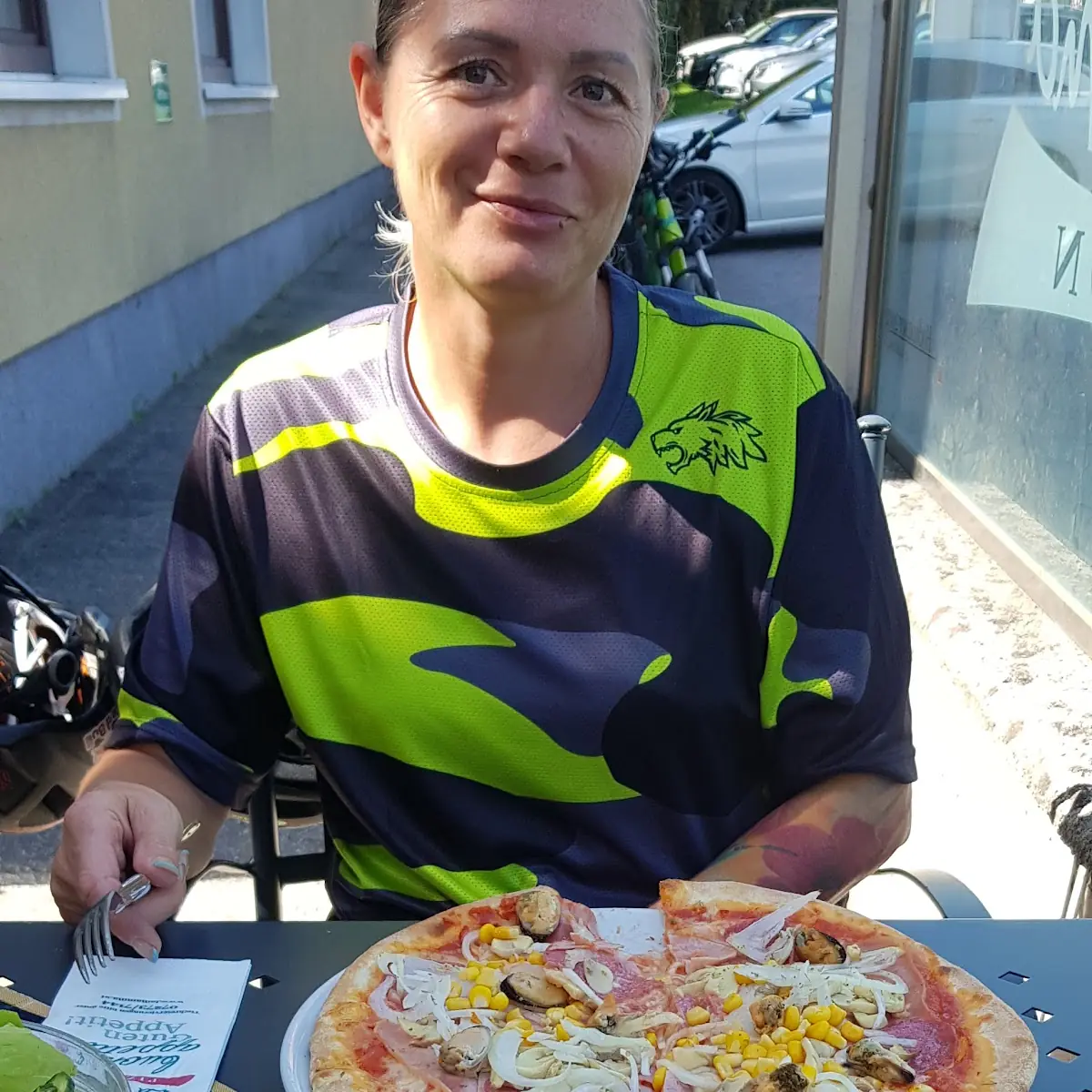 Gemischte Pizza Vorne Und Pizza Mafiosi