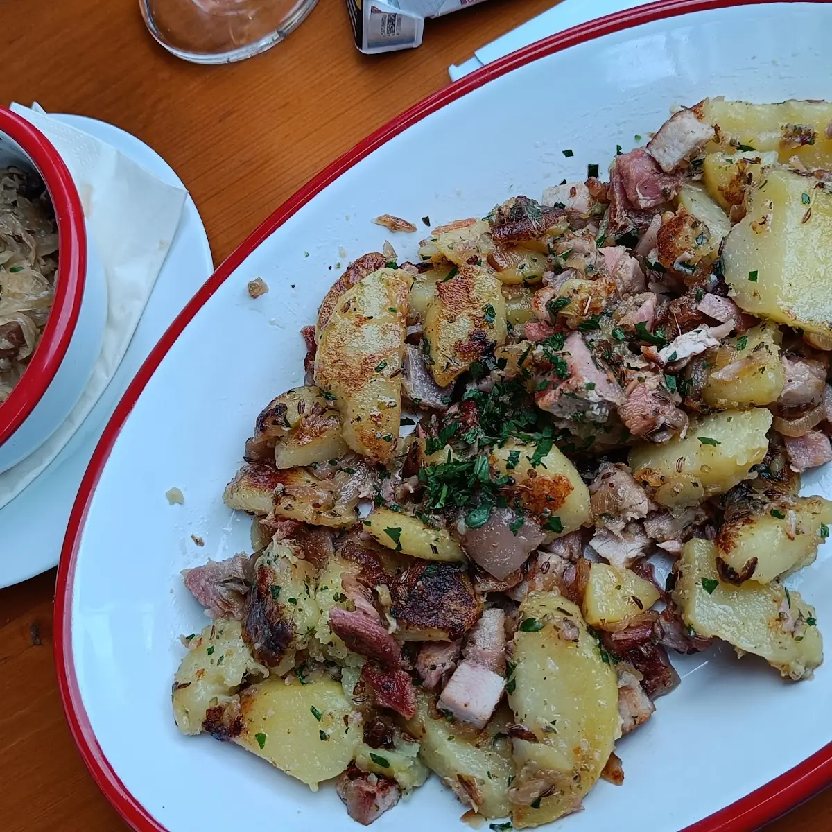 Spanferkelgröstl