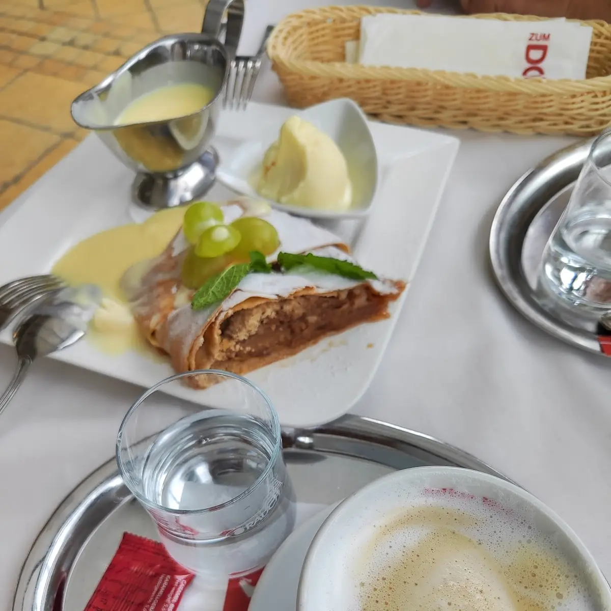 Apfelstrudel