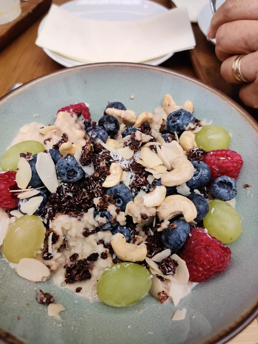 Granola Bowl of Oatmeal
