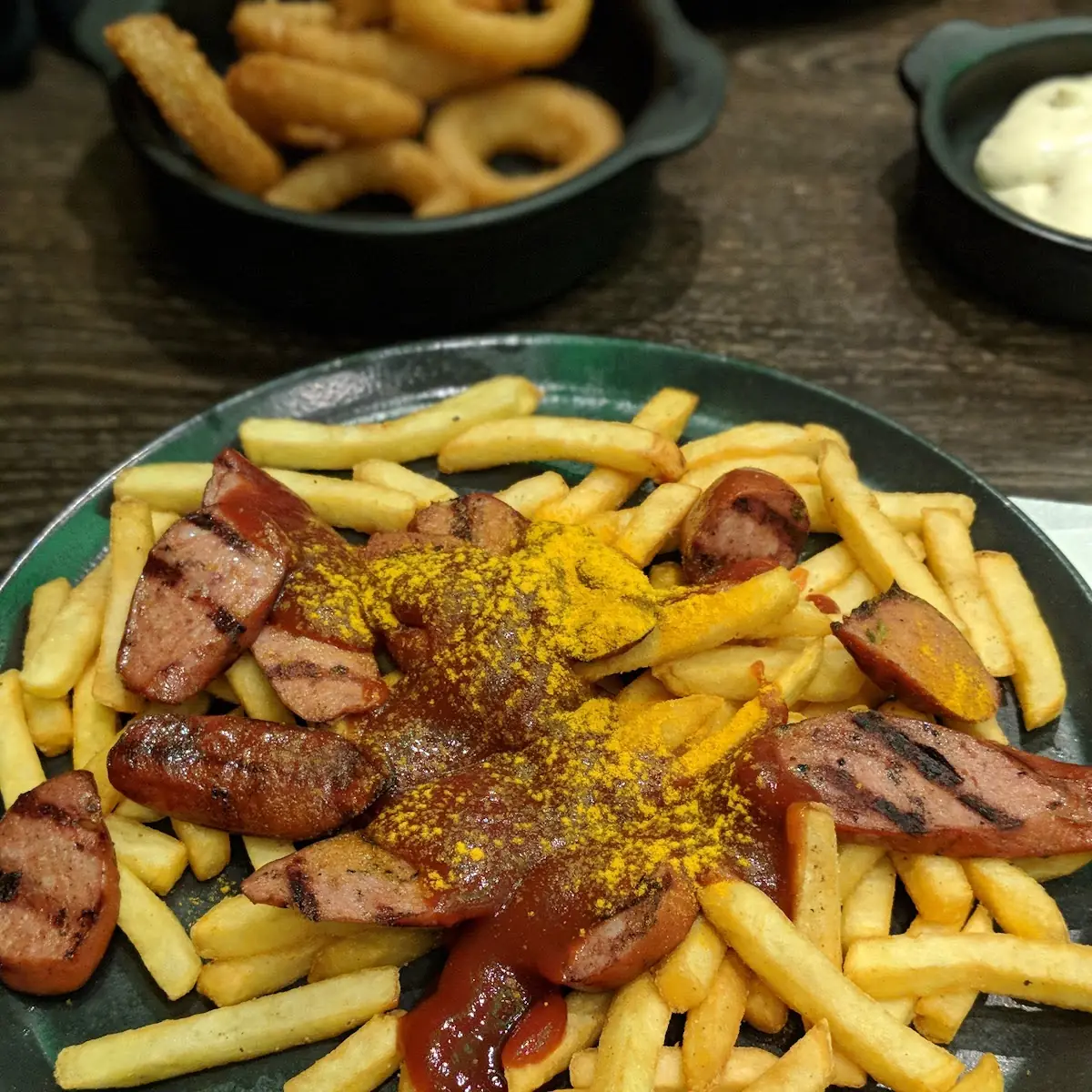 Currywurst Mit Pommes