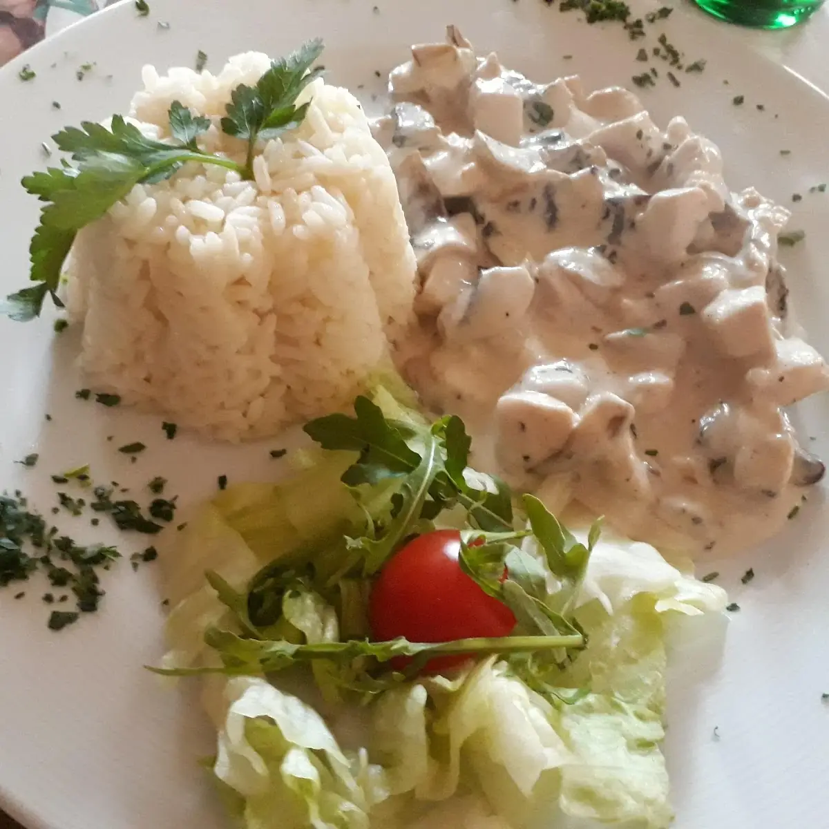 Hühnergeschnetzeltes In Champignonsauce Mit Reis